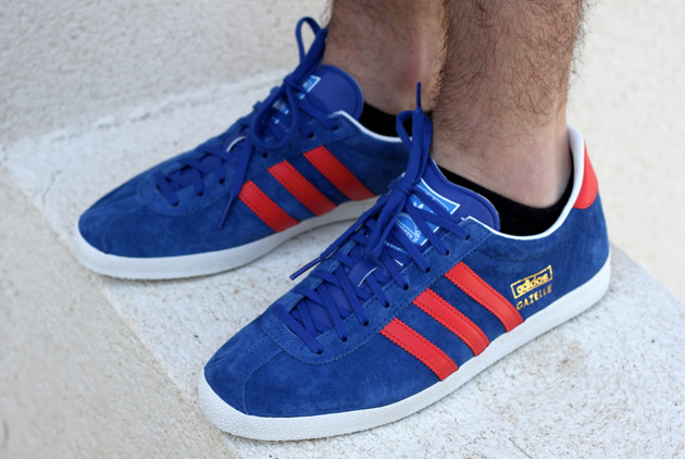 adidas gazelle bleu marine rouge